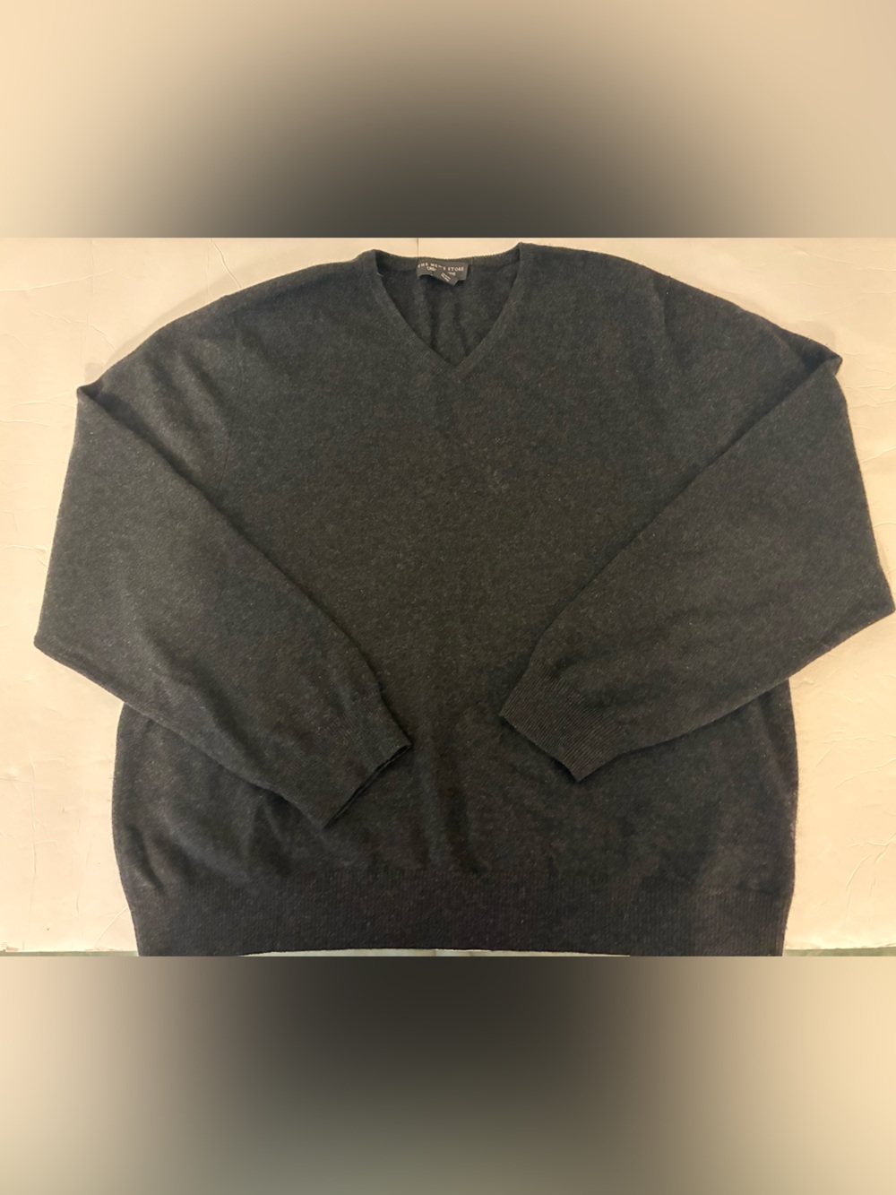 Bloomingdale’s Charcoal V-Neck Men's Cashmere Sweater XXL luxury old Hollywood